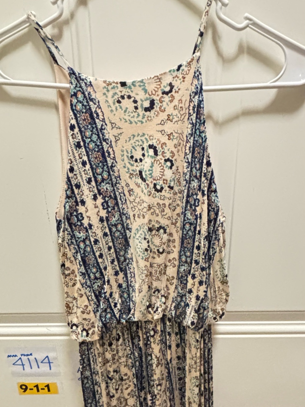 NWOT Lush size XS, elegant Sleeveless AND FULLY LINED Blue pink cream Maxi Dress